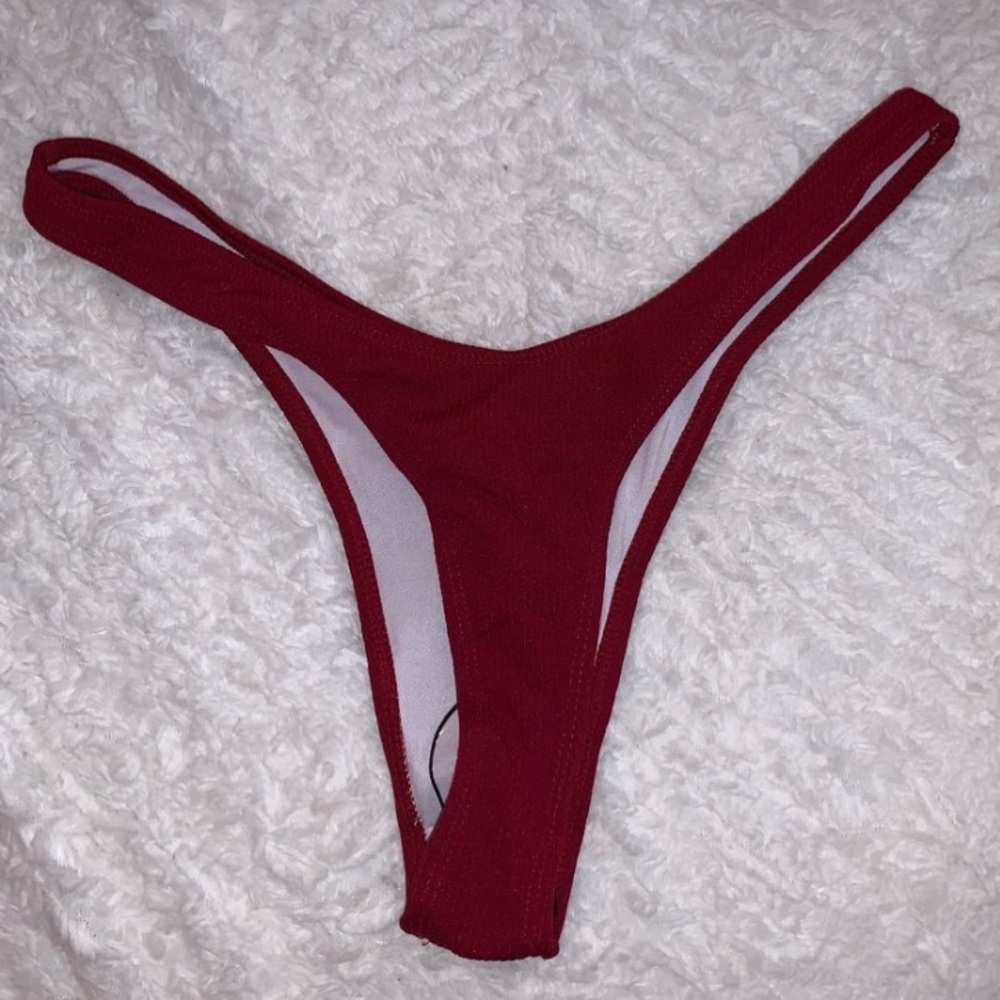 High cut bikini bottoms